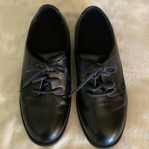 Boys size 5 dress shoe